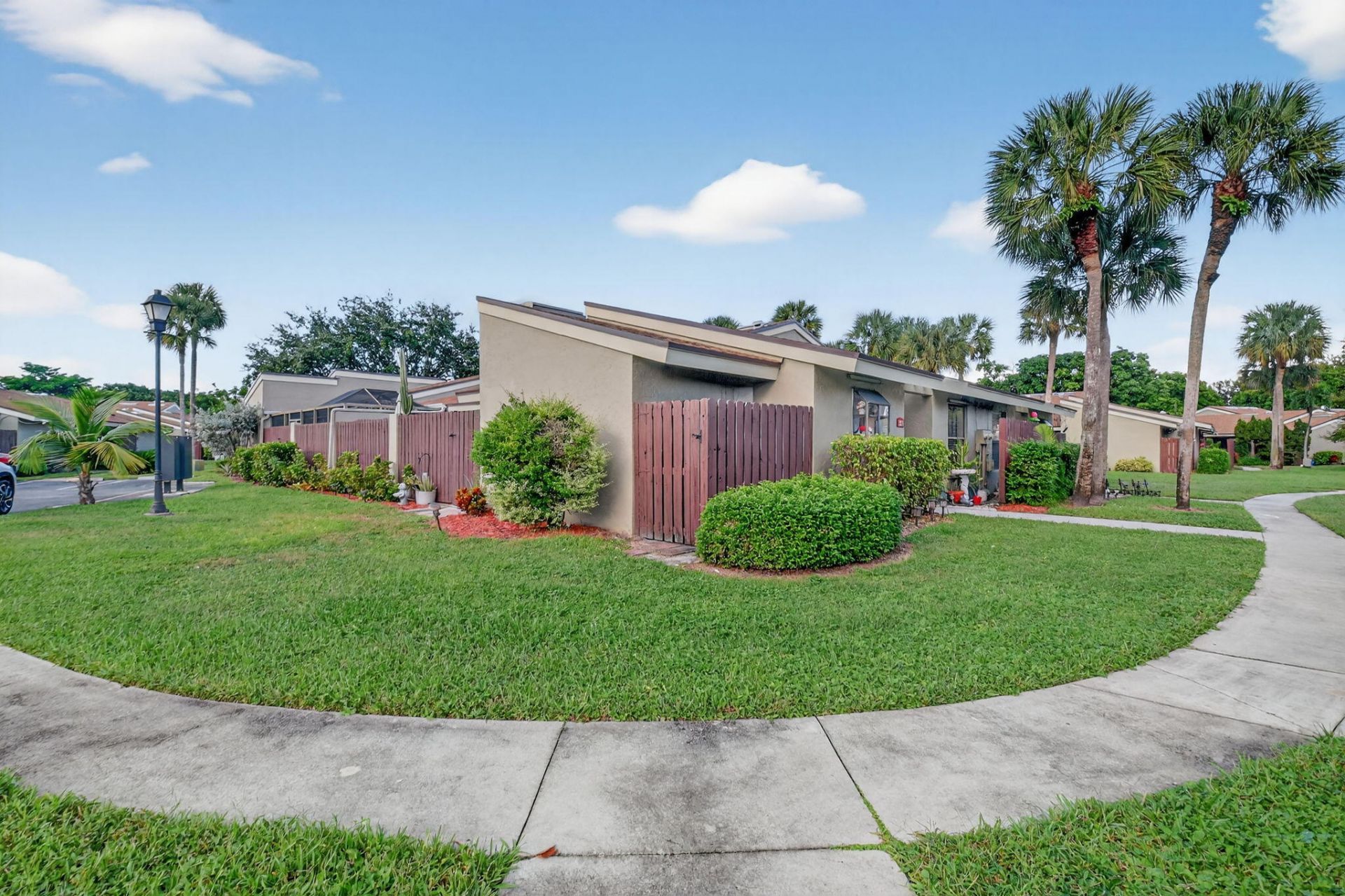 211 Meadows Drive, Boynton Beach, FL 33436 Photo