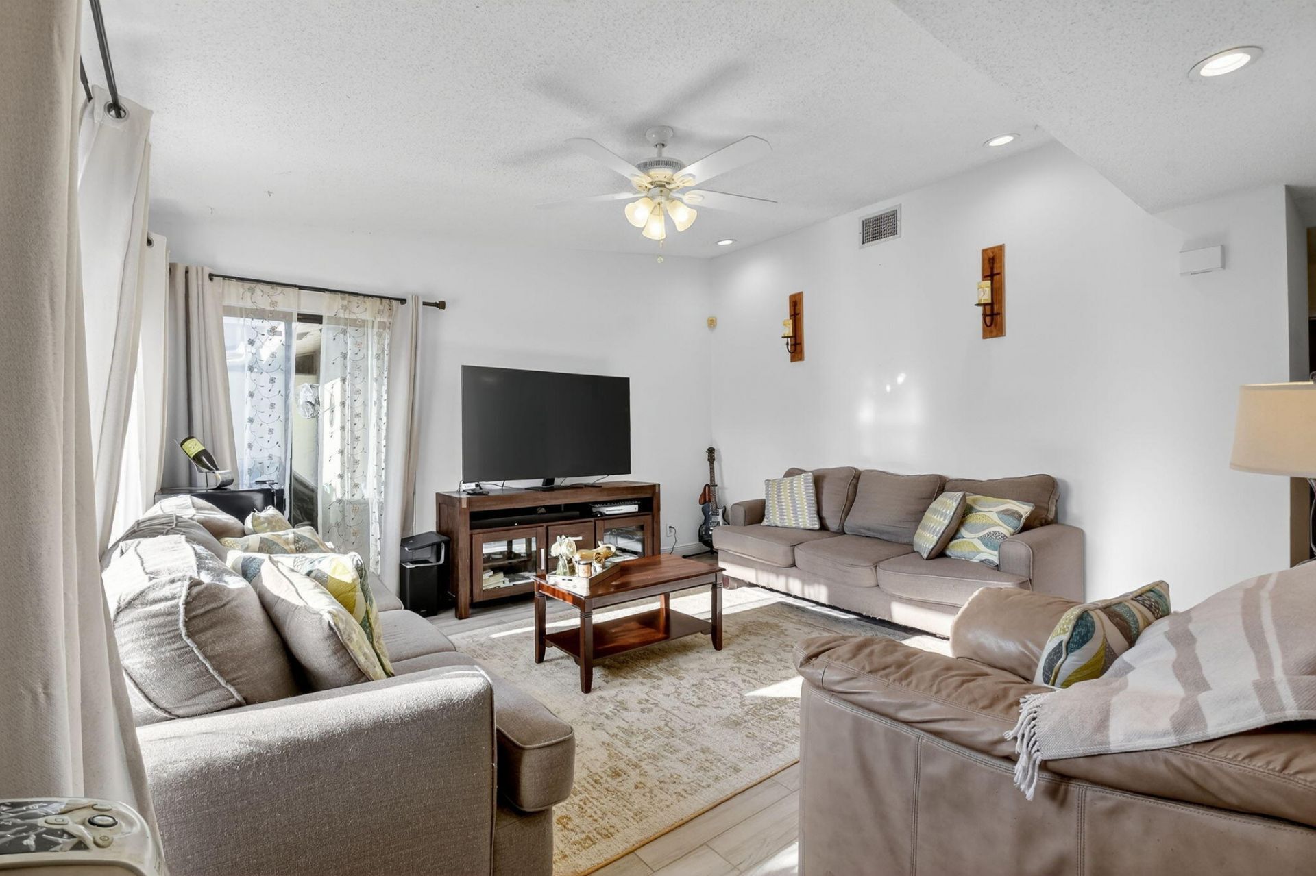 211 Meadows Drive, Boynton Beach, FL 33436 Photo