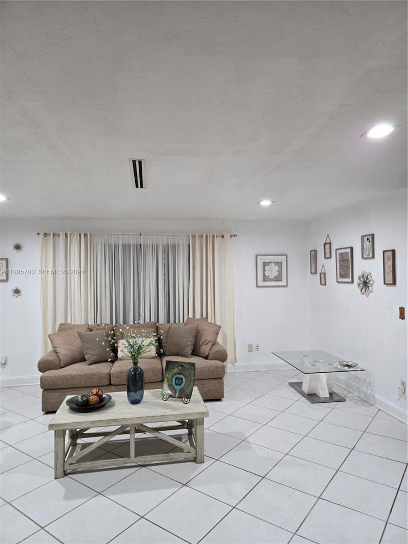 18750 SW 207th Ave, Miami, FL 33187 Photo