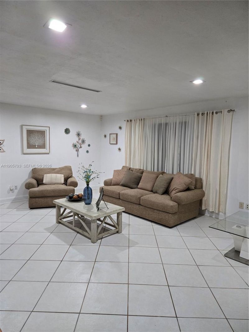 18750 SW 207th Ave, Miami, FL 33187 Photo