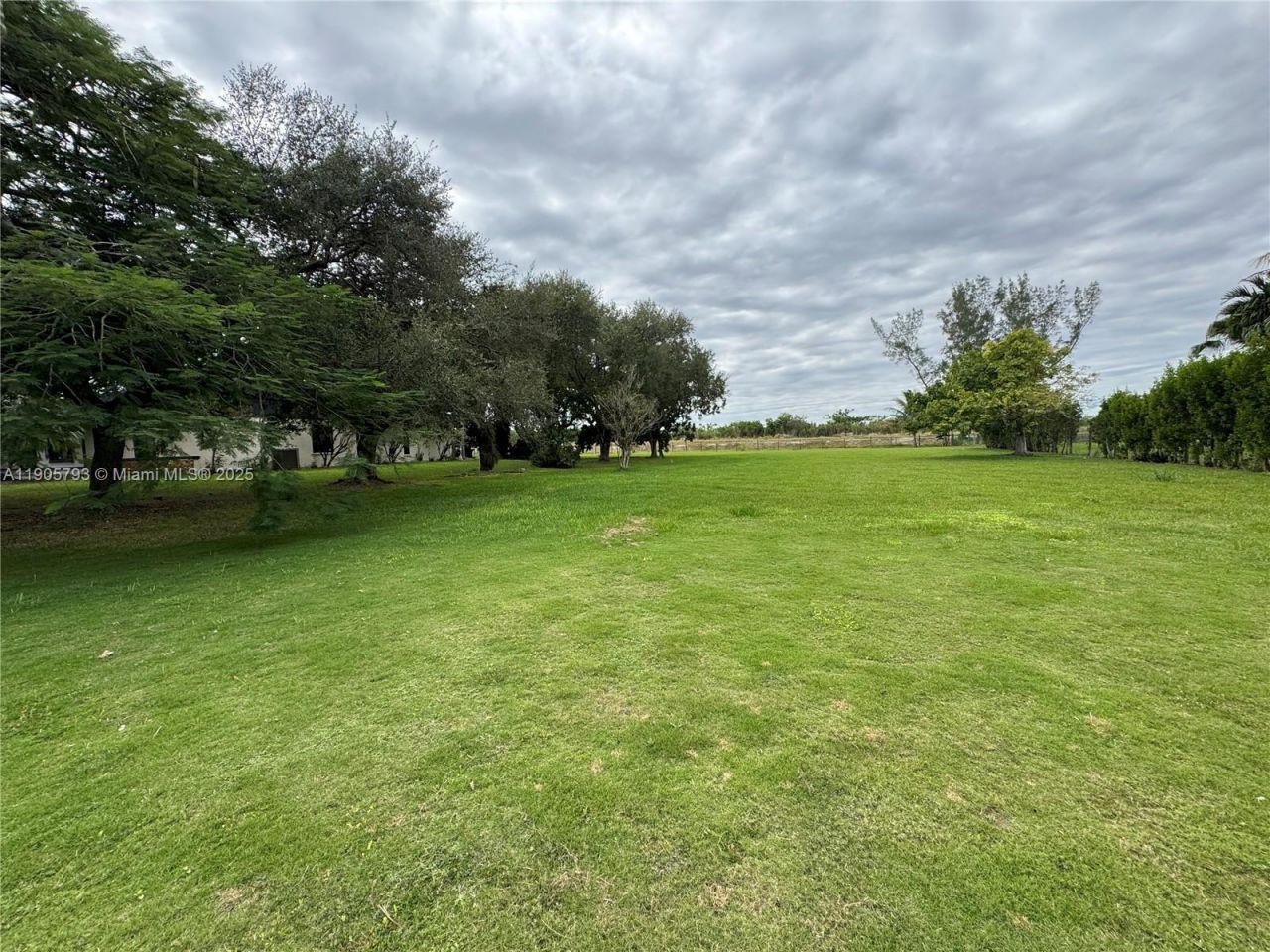 18750 SW 207th Ave, Miami, FL 33187 Photo