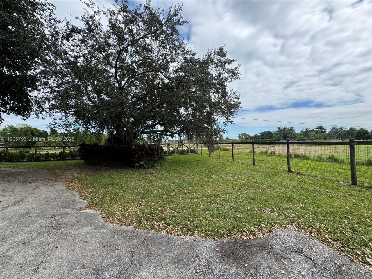 18750 SW 207th Ave, Miami, FL 33187 Photo