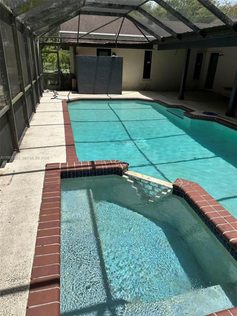 18750 SW 207th Ave, Miami, FL 33187 Photo