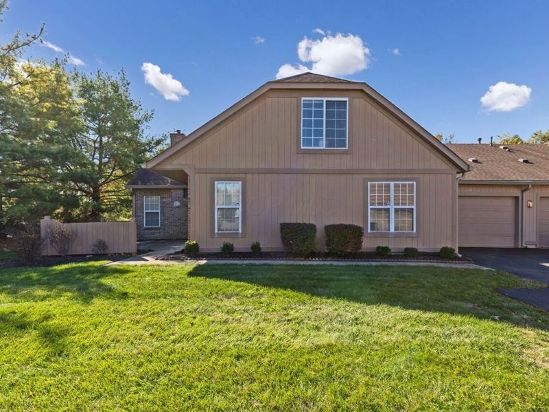 2481 Timbers Edge Lane, Unit 2481, Columbus, OH 43235 Photo 2