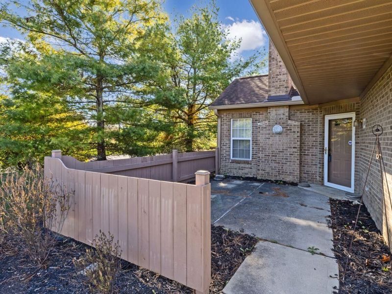 2481 Timbers Edge Lane, Unit 2481, Columbus, OH 43235 Photo 3
