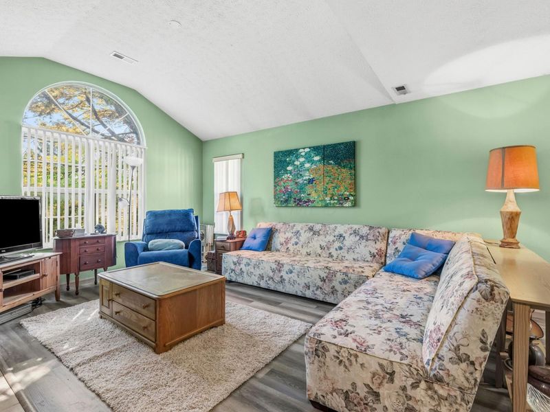 2481 Timbers Edge Lane, Unit 2481, Columbus, OH 43235 Photo 6