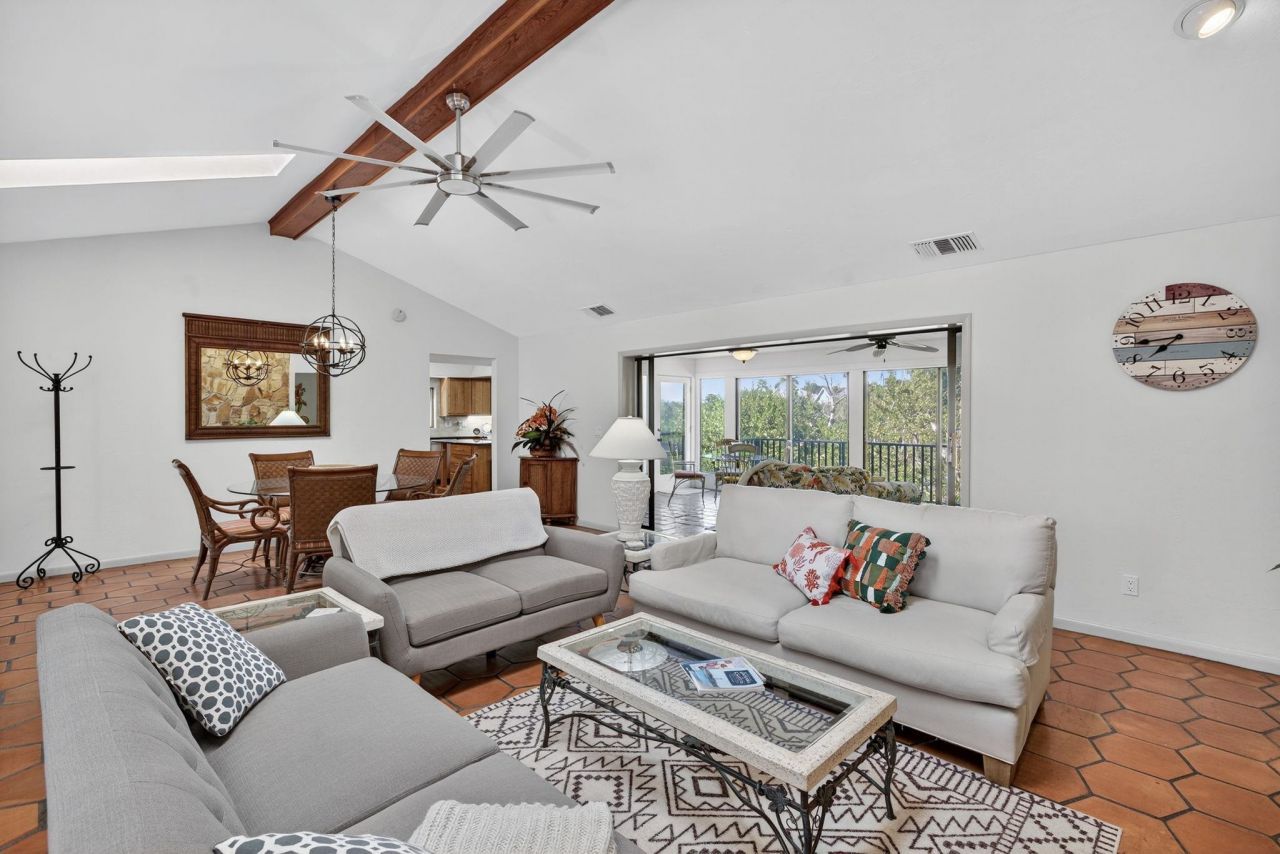 5307 Ladyfinger Lake Rd, Sanibel, FL 33957 Photo