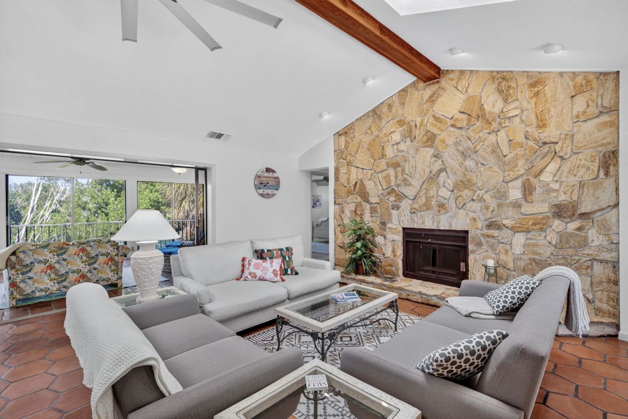 5307 Ladyfinger Lake Rd, Sanibel, FL 33957 Photo