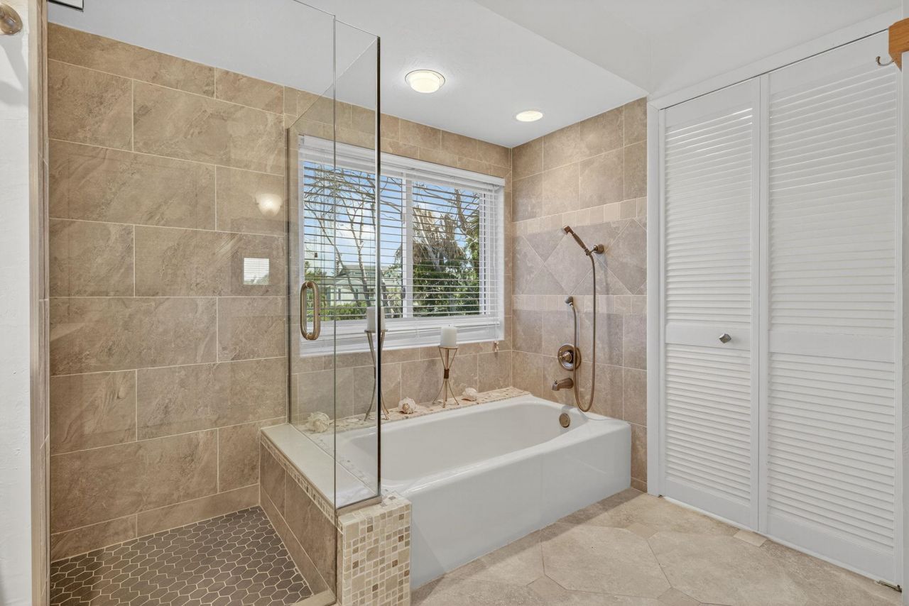 5307 Ladyfinger Lake Rd, Sanibel, FL 33957 Photo