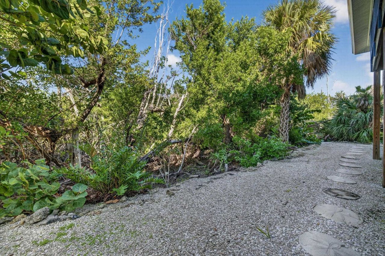 5307 Ladyfinger Lake Rd, Sanibel, FL 33957 Photo