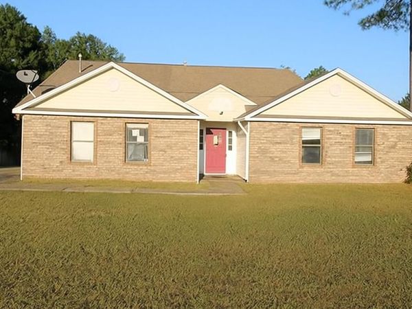 174 Villacrest Drive, Crestview, FL 32536