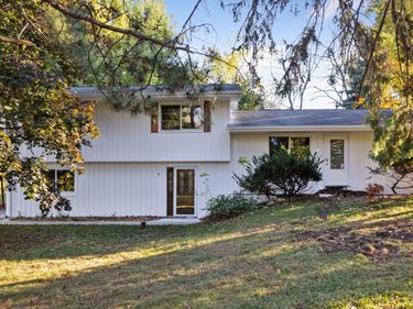 18065 Berry Lane, Wayzata, MN 55391