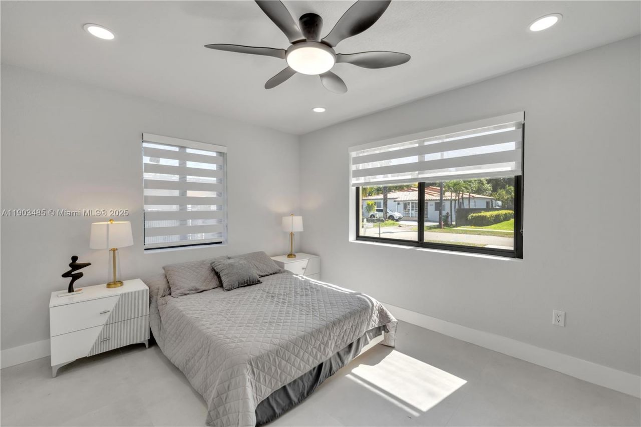 6021 SW 19th St, Miami, FL 33155 Photo