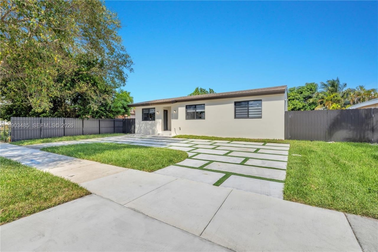 6021 SW 19th St, Miami, FL 33155 Photo