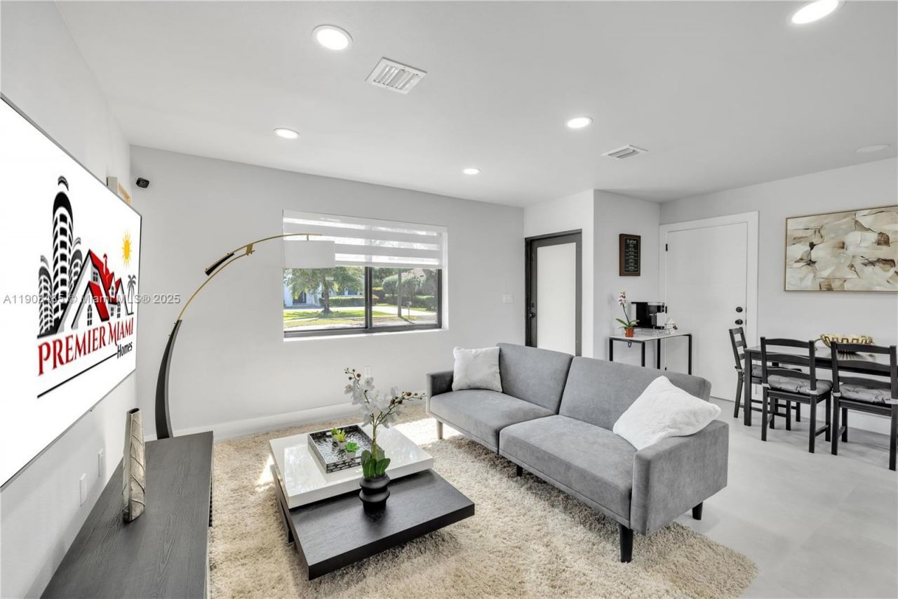 6021 SW 19th St, Miami, FL 33155 Photo