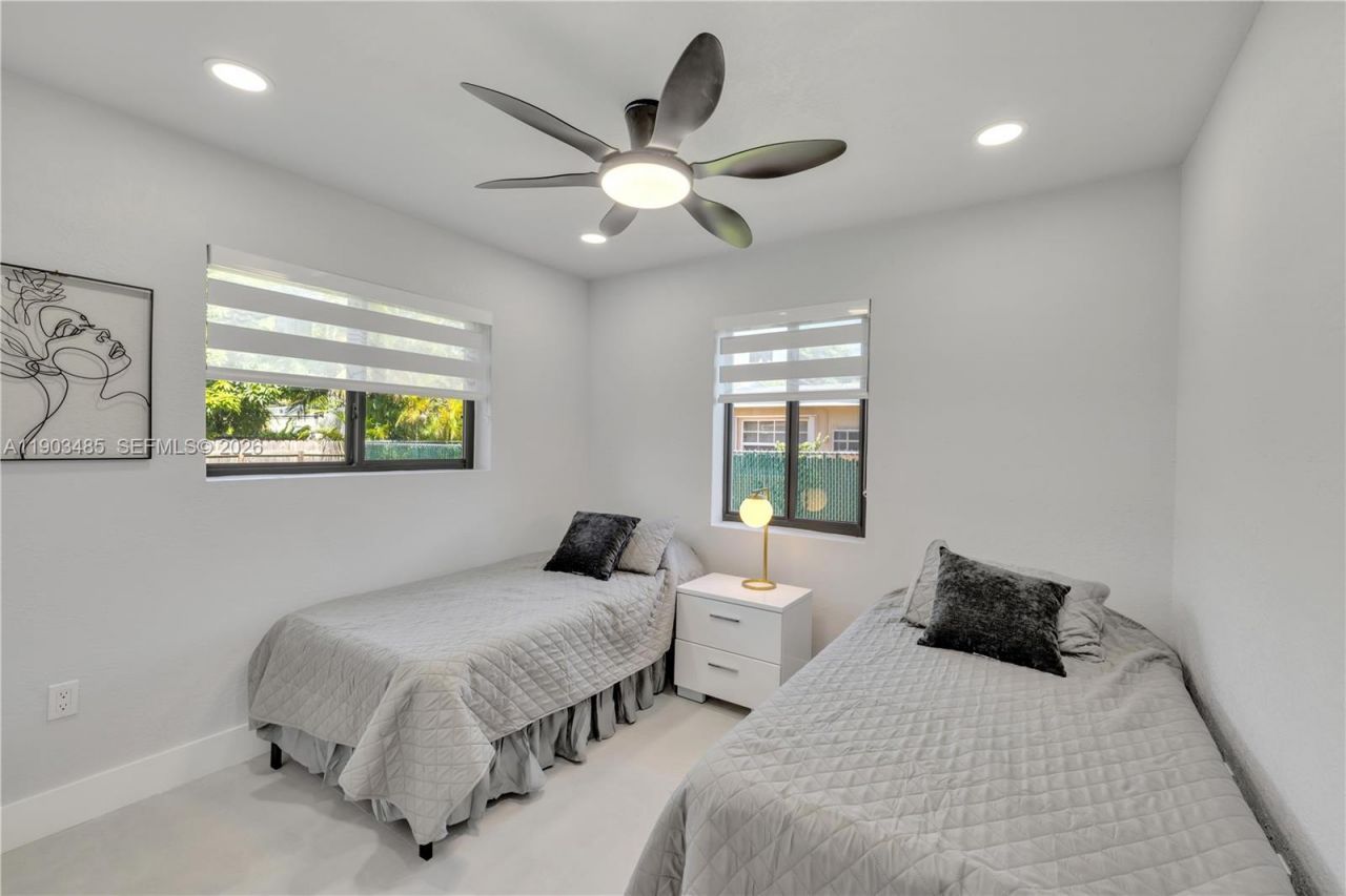 6021 SW 19th St, Miami, FL 33155 Photo