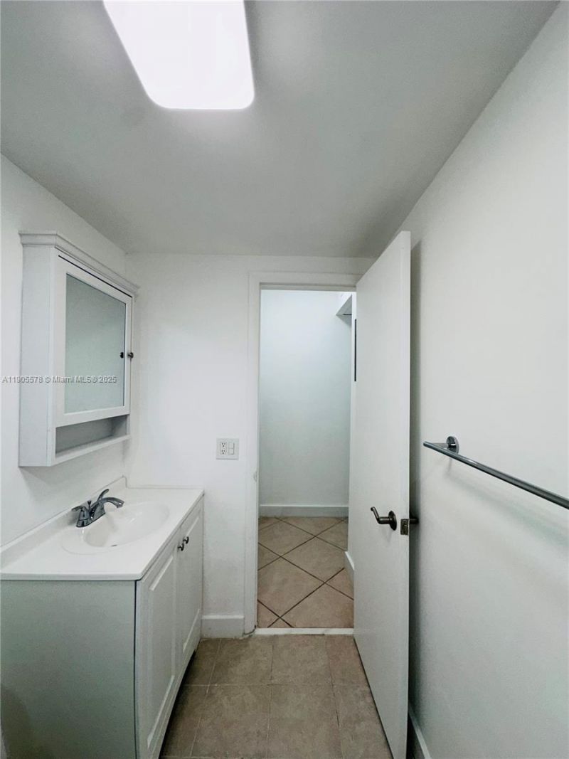 1150 Euclid Ave, Unit 104, Miami Beach, FL 33139 Photo