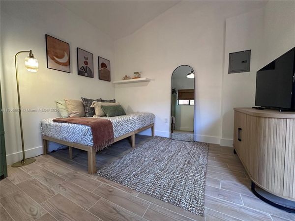 52 NW 68th St, Unit R, Miami, FL 33150