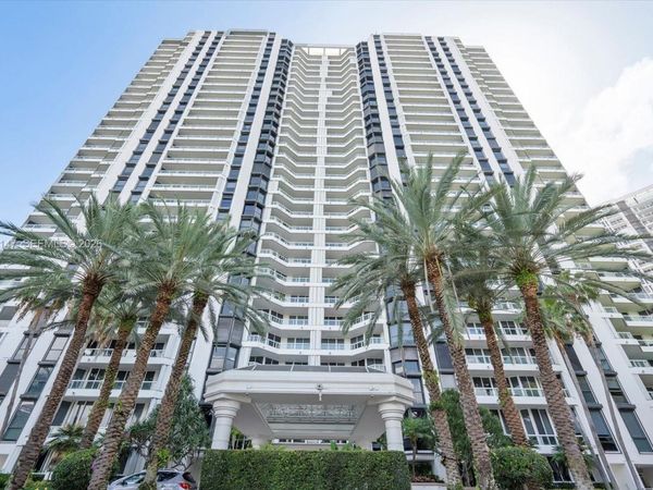 21205 NE 37th Ave, Unit 2204, Aventura, FL 33180