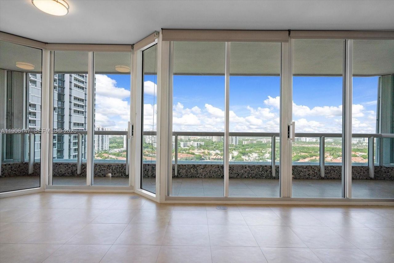 21205 NE 37th Ave, Unit 2204, Aventura, FL 33180 Photo