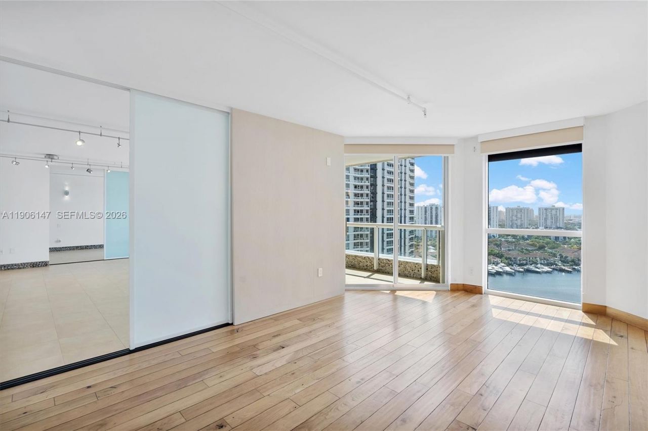 21205 NE 37th Ave, Unit 2204, Aventura, FL 33180 Photo