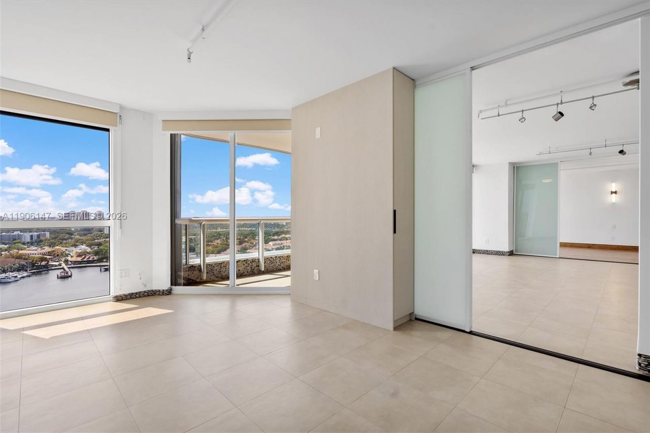 21205 NE 37th Ave, Unit 2204, Aventura, FL 33180 Photo