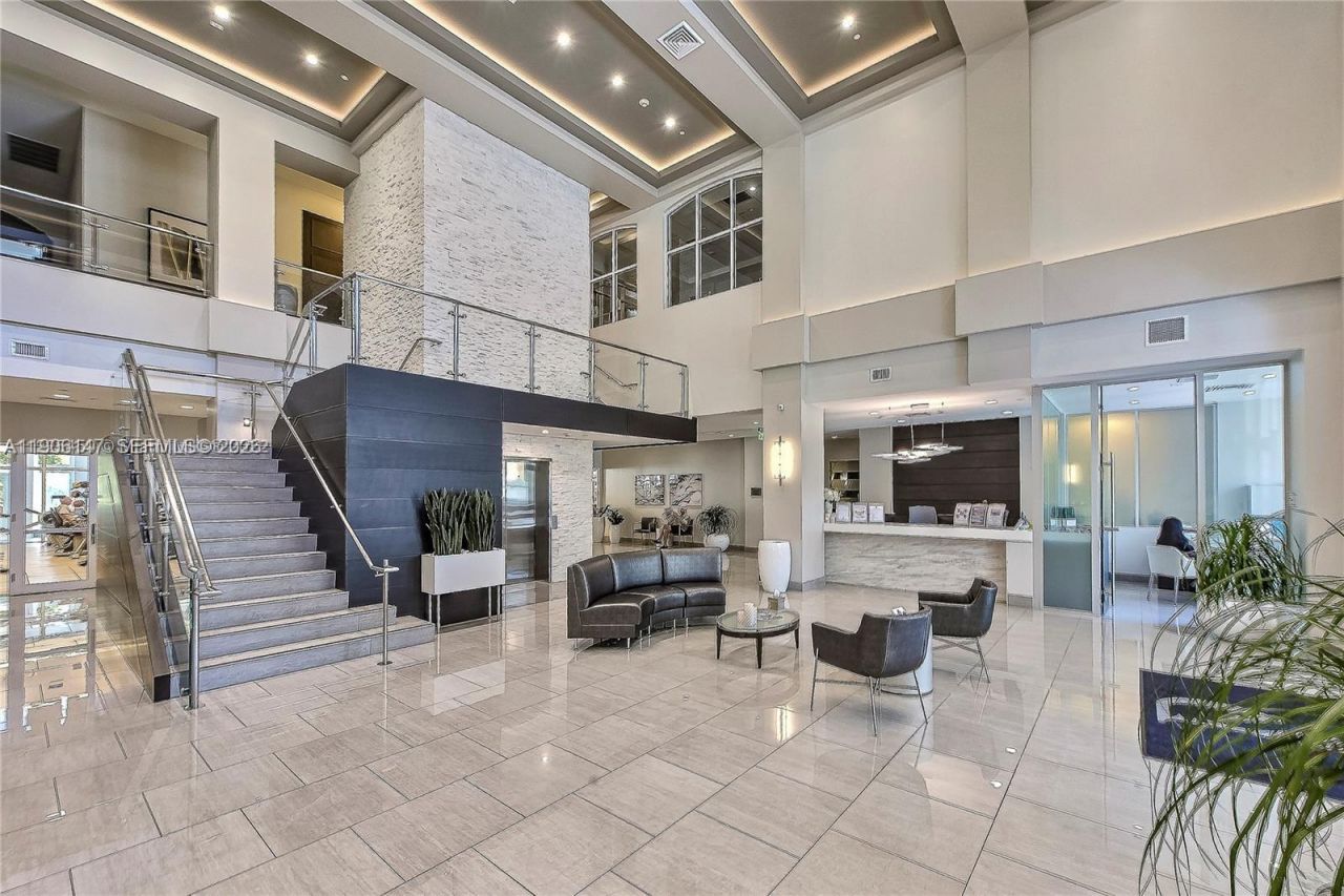 21205 NE 37th Ave, Unit 2204, Aventura, FL 33180 Photo