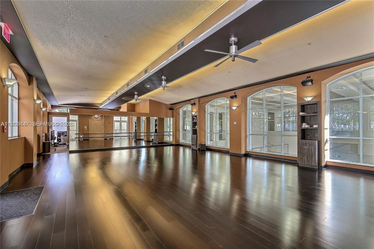 21205 NE 37th Ave, Unit 2204, Aventura, FL 33180 Photo