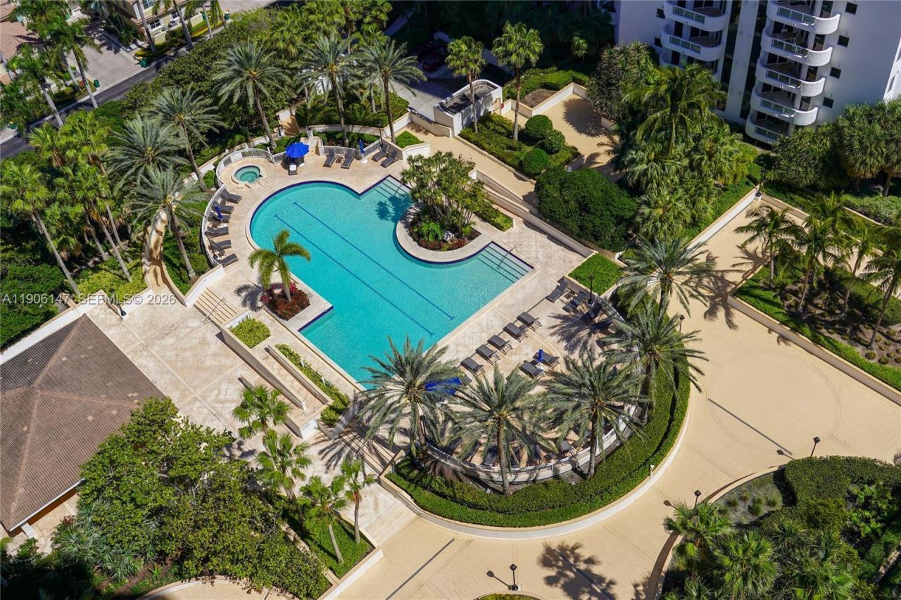 21205 NE 37th Ave, Unit 2204, Aventura, FL 33180 Photo