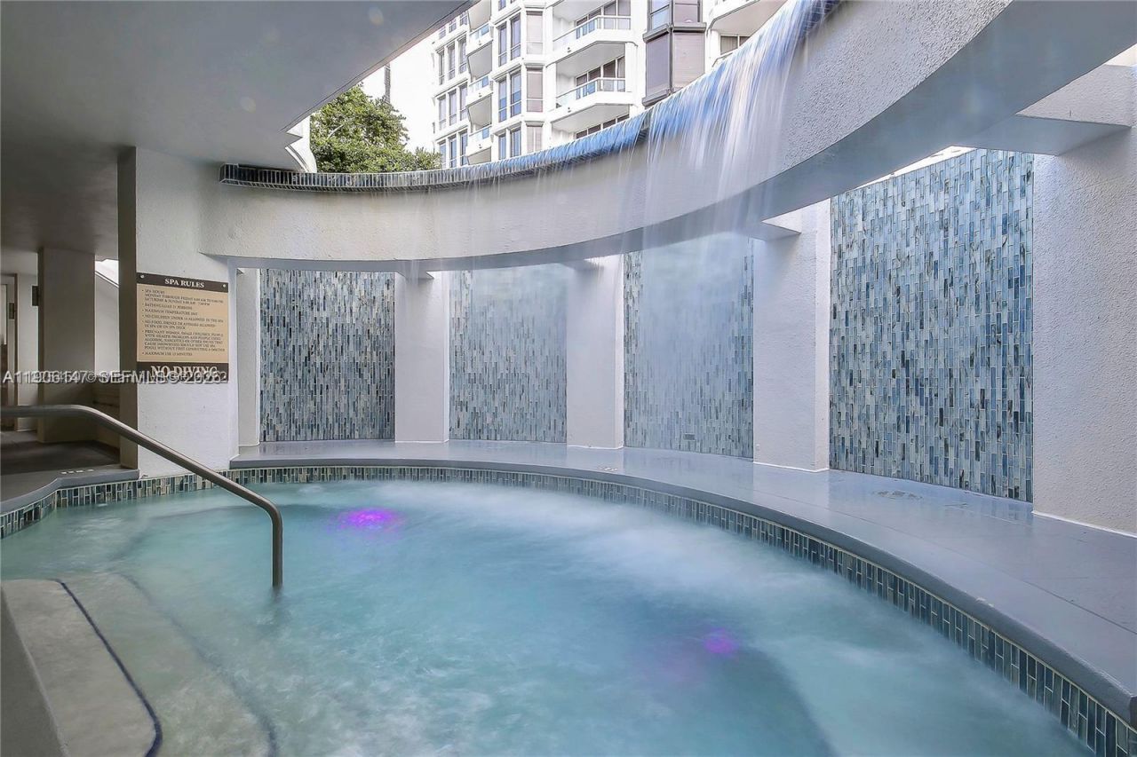 21205 NE 37th Ave, Unit 2204, Aventura, FL 33180 Photo