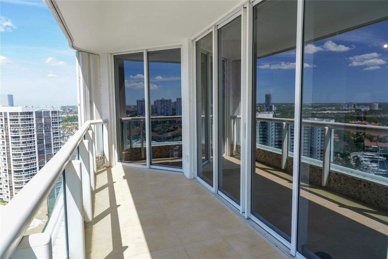 21205 NE 37th Ave, Unit 2204, Aventura, FL 33180 Photo