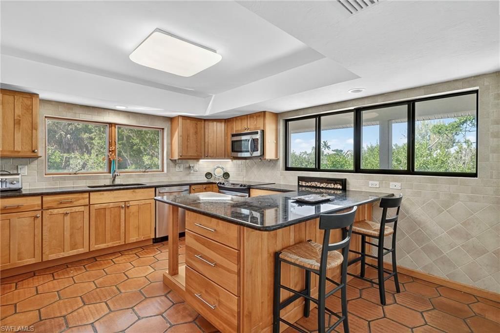 5307 Ladyfinger Lake Rd, Sanibel, FL 33957 Photo