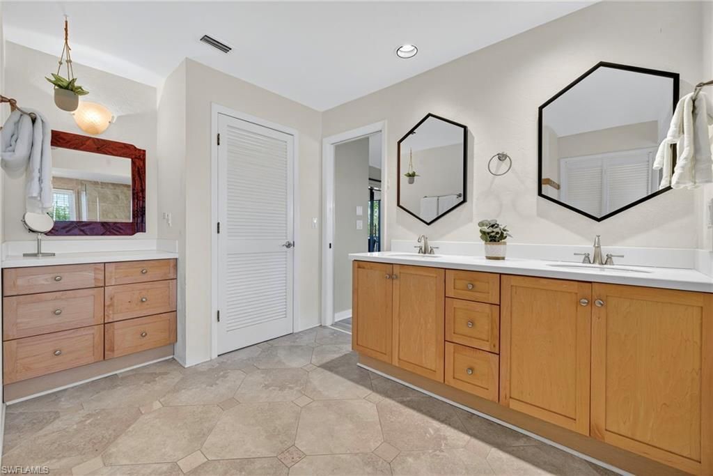 5307 Ladyfinger Lake Rd, Sanibel, FL 33957 Photo