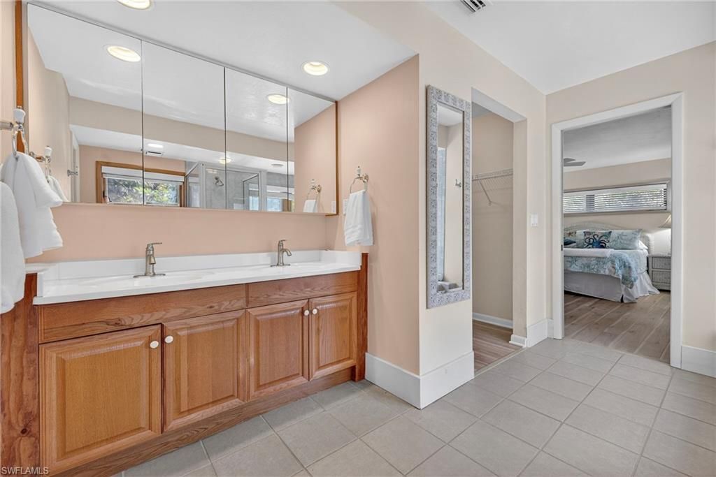 5307 Ladyfinger Lake Rd, Sanibel, FL 33957 Photo