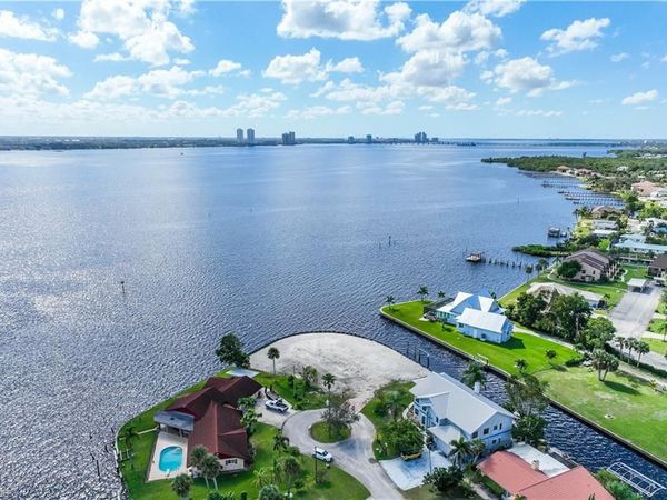 7152 Reymoor DR , NORTH FORT MYERS, FL 33917