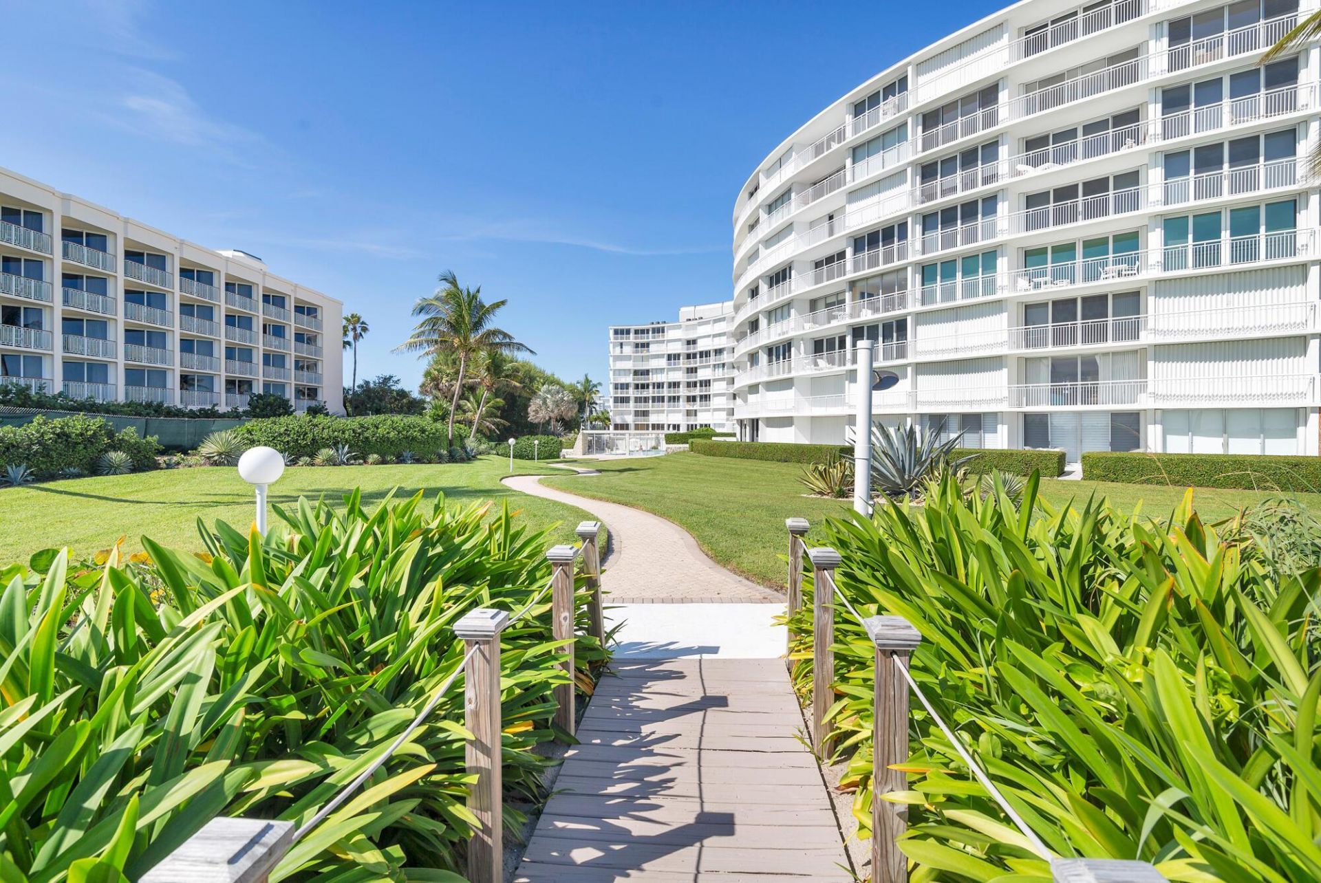 2780 S Ocean Boulevard, Unit 311, Palm Beach, FL 33480 Photo