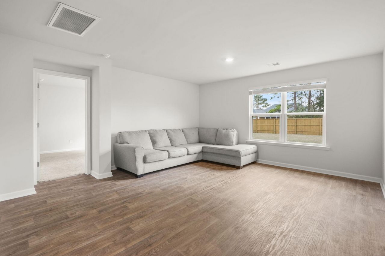 361 Spruce Ivy Street Photo 10