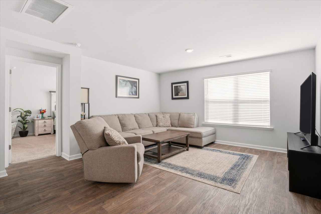 361 Spruce Ivy Street Photo 13