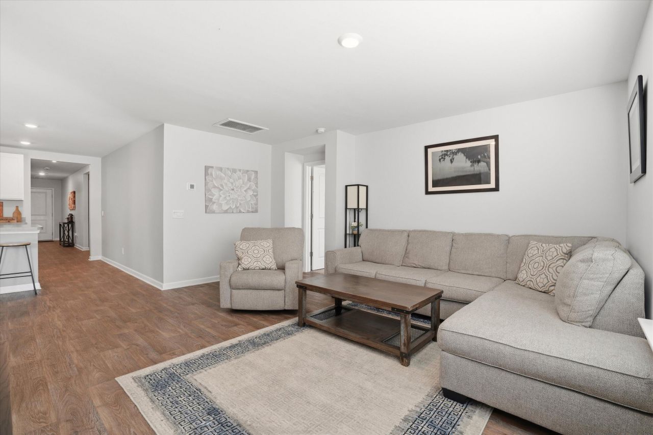 361 Spruce Ivy Street Photo 27