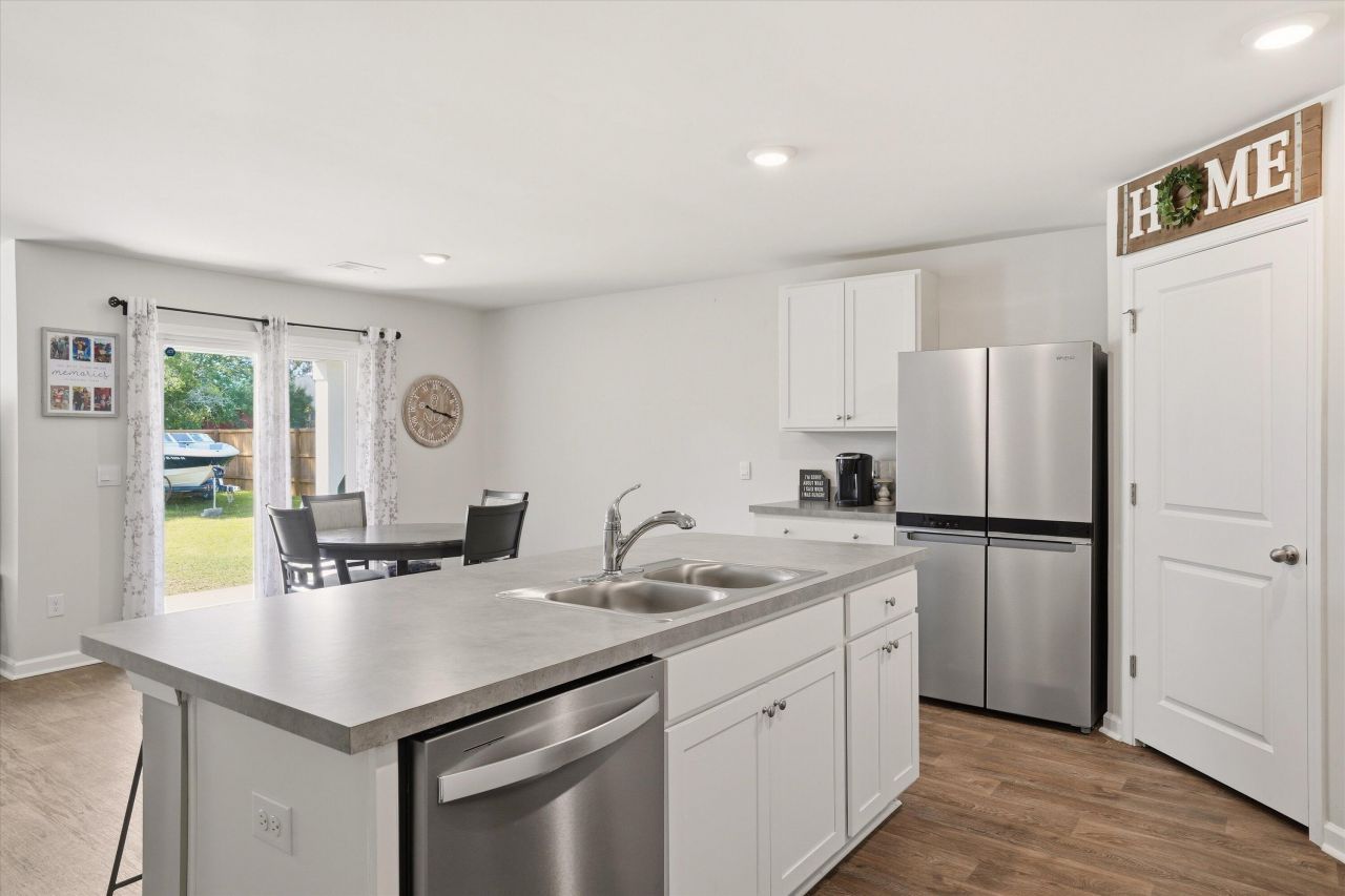 361 Spruce Ivy Street Photo 6