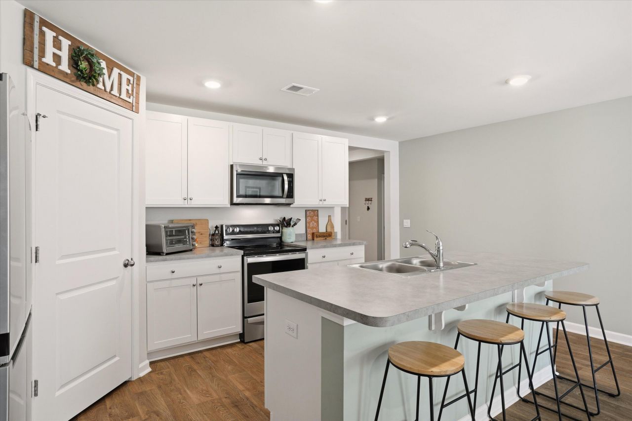 361 Spruce Ivy Street Photo 7