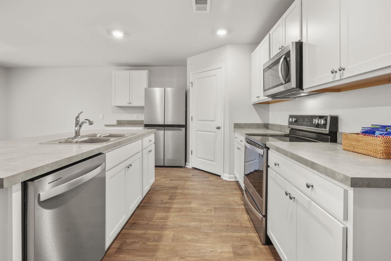 361 Spruce Ivy Street Photo 7