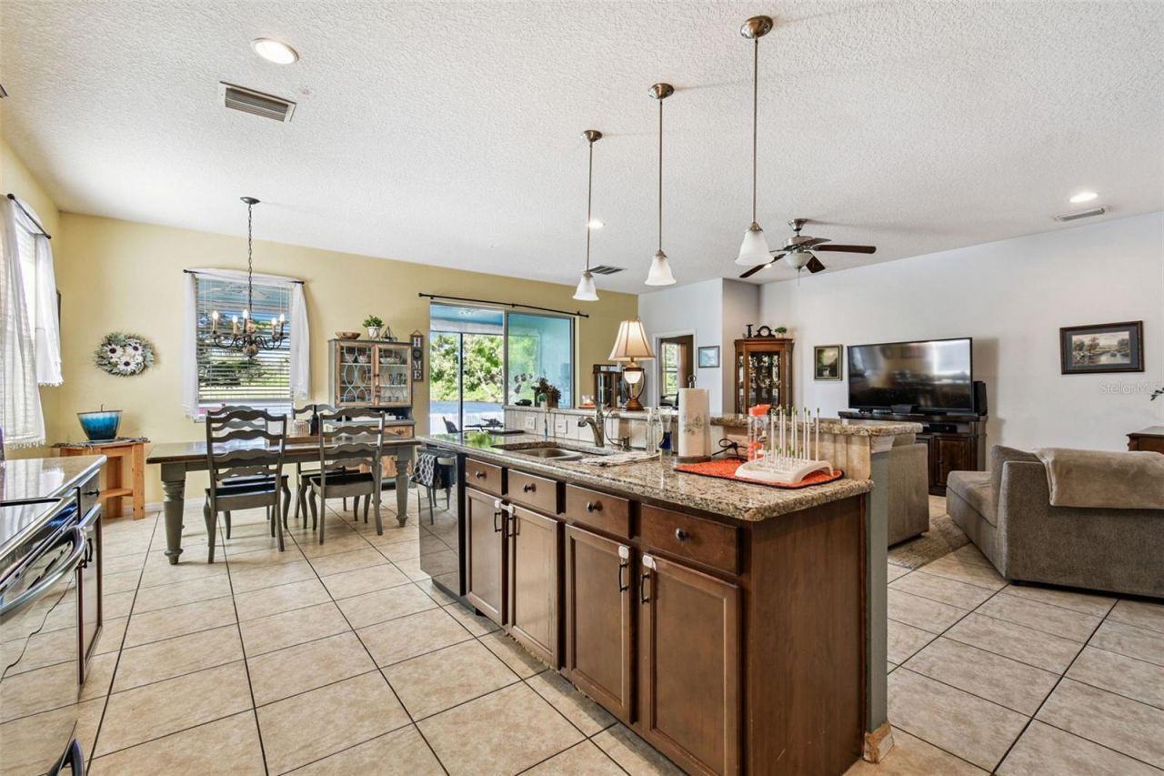 1110 Lauren Manor Loop, Ruskin, FL 33570 Photo