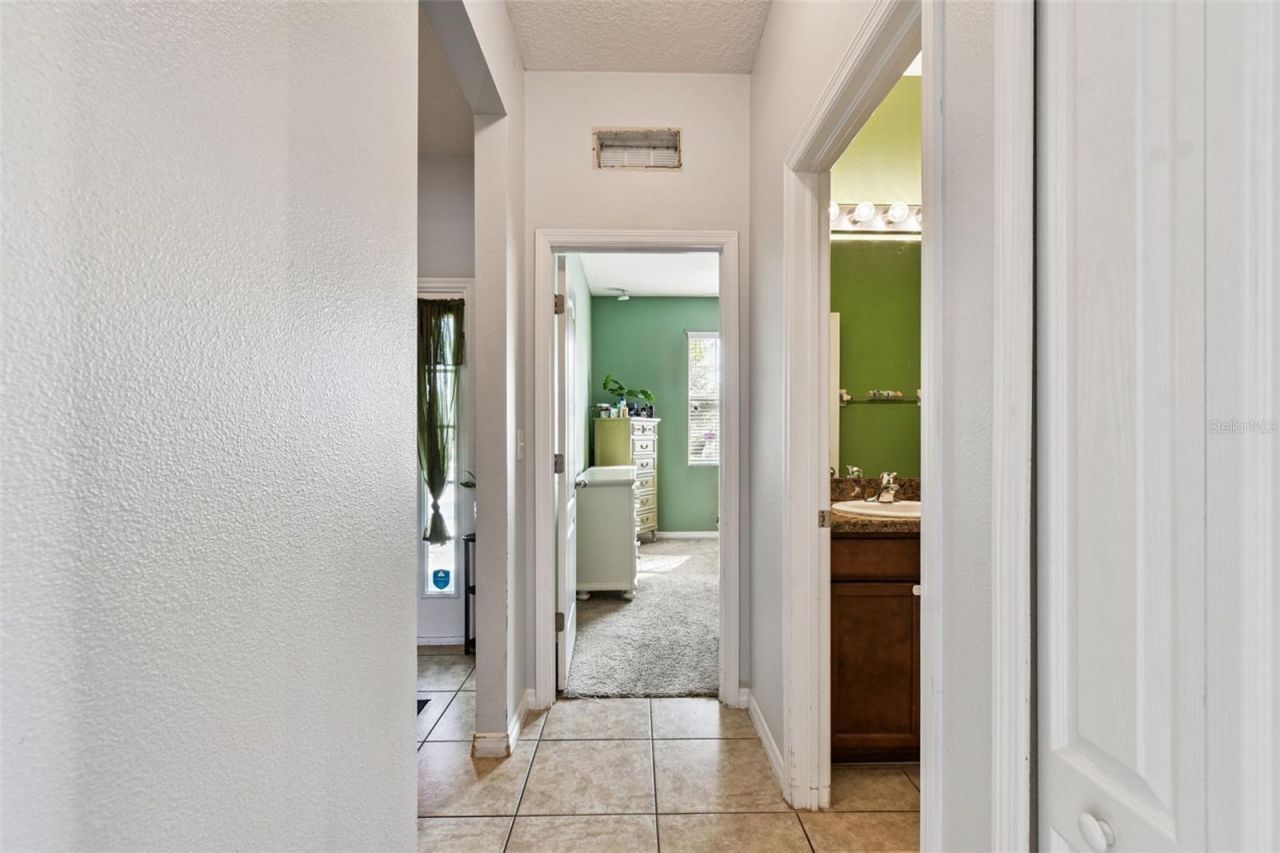 1110 Lauren Manor Loop, Ruskin, FL 33570 Photo