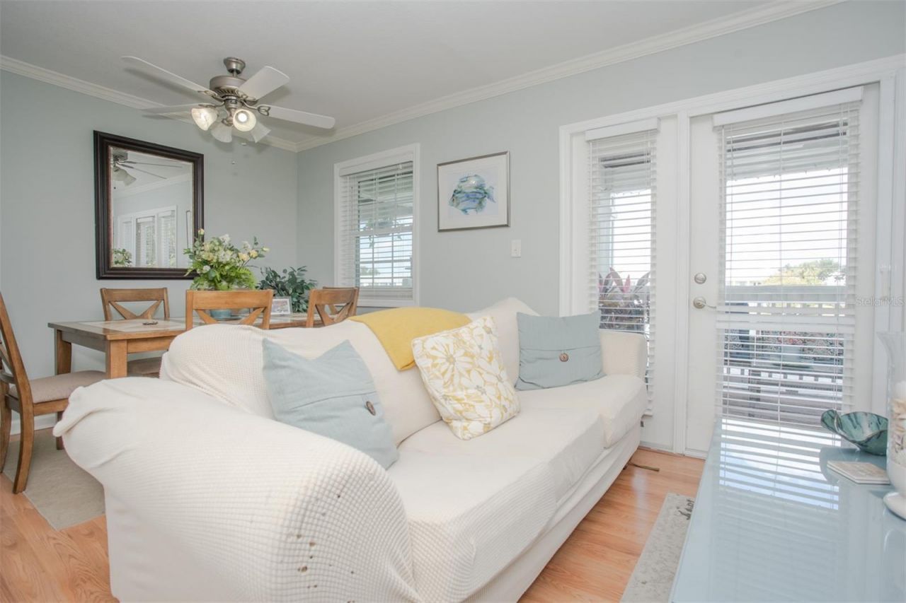 237 Seahorse Drive Se, Unit H, Saint Petersburg, FL 33705 Photo