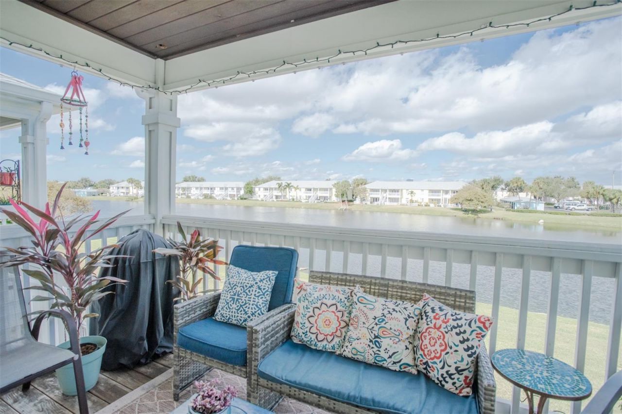 237 Seahorse Drive Se, Unit H, Saint Petersburg, FL 33705 Photo