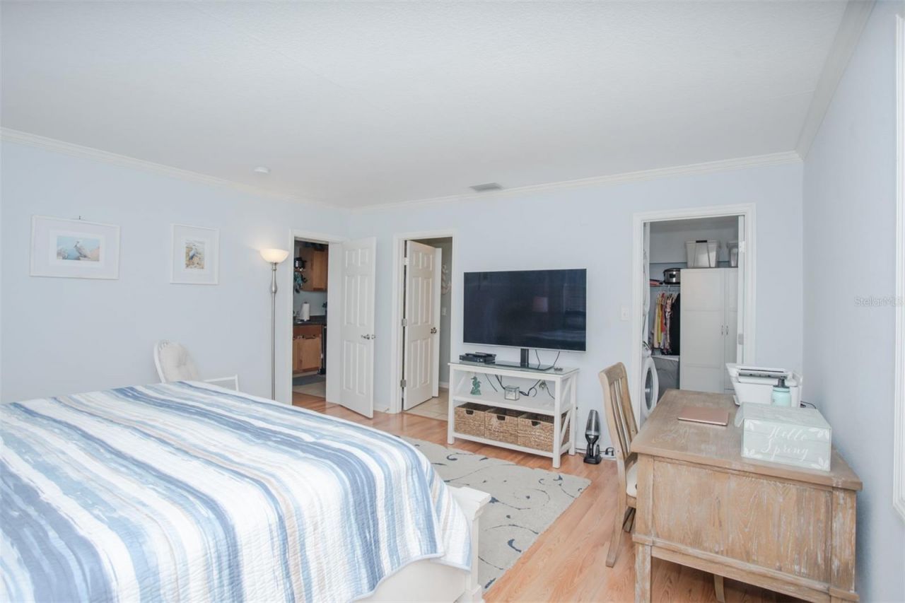 237 Seahorse Drive Se, Unit H, Saint Petersburg, FL 33705 Photo