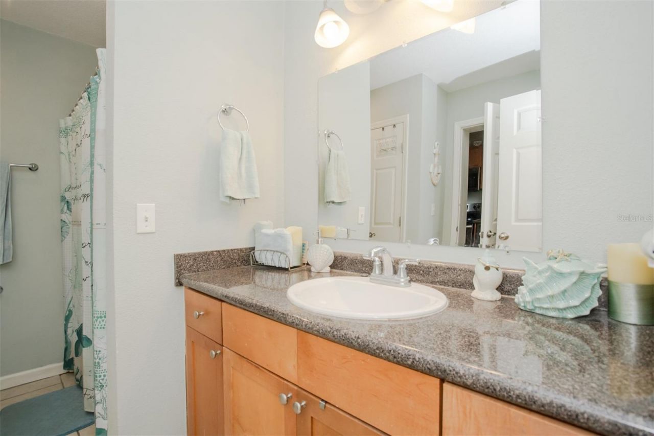 237 Seahorse Drive Se, Unit H, Saint Petersburg, FL 33705 Photo