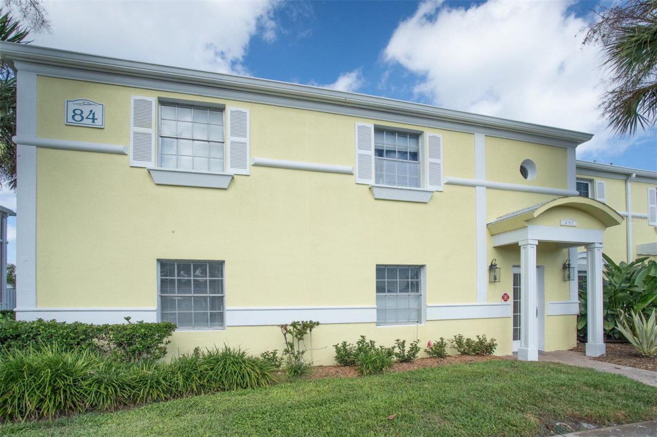 237 Seahorse Drive Se, Unit H, Saint Petersburg, FL 33705 Photo