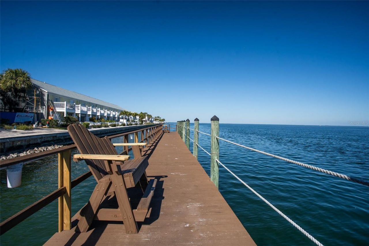 237 Seahorse Drive Se, Unit H, Saint Petersburg, FL 33705 Photo